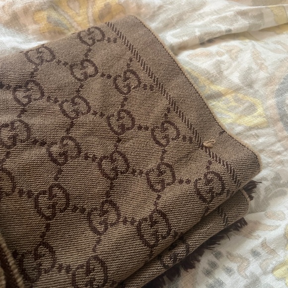 Gucci Brown and Tan Scarf - Picture 6 of 8